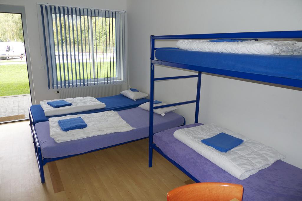 Swiss Hostel Lago Lodge Biel Szoba fotó