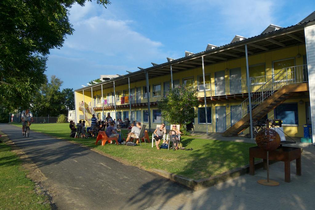 Swiss Hostel Lago Lodge Biel Kültér fotó